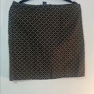 Elegant Black and Cream Patterned Skirt